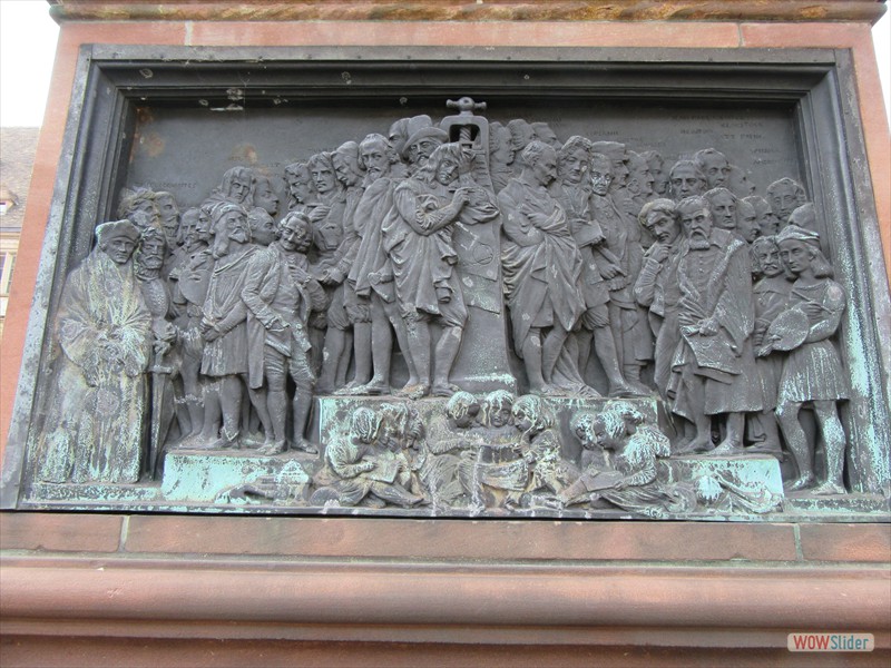 26 Gutenburg monument